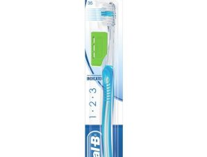 Oral-B 123 Indicator Οδοντόβουρτσα Καθαρισμού Δοντιών με Θήκη, Περιποιείται Απαλά & τα Ούλα 35 Μέτρια Γαλάζιο 1 Τεμάχιο